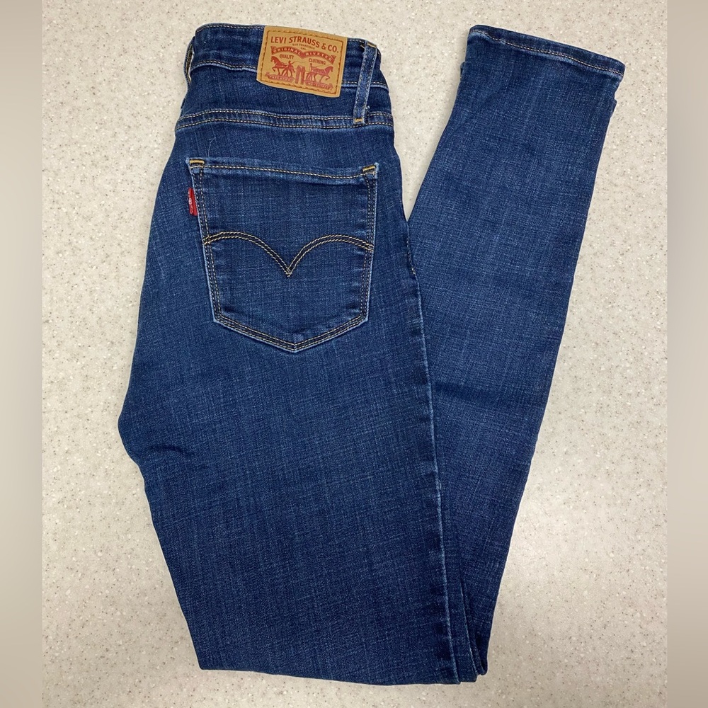 Levis 721 medium dark wash skinny jeans size 26